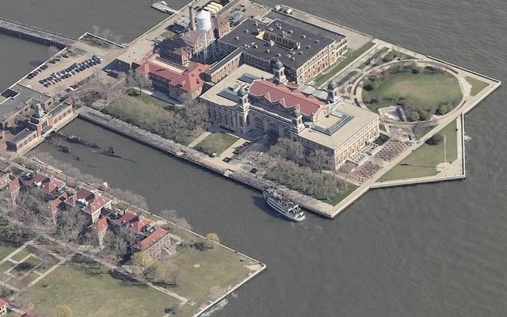 ellis island: ellis islands